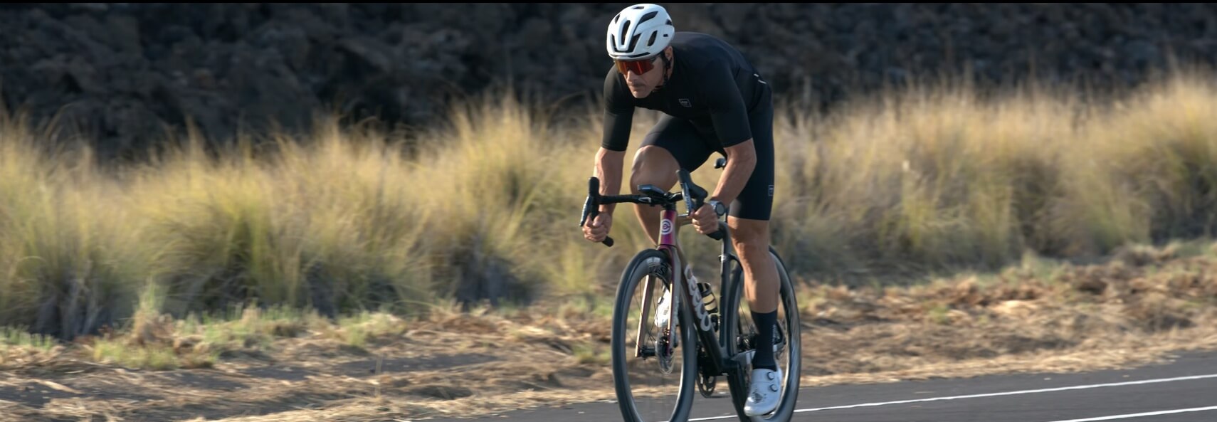 Ceepo Katana, vélo de triathlon en carbone à profils aérodynamiques